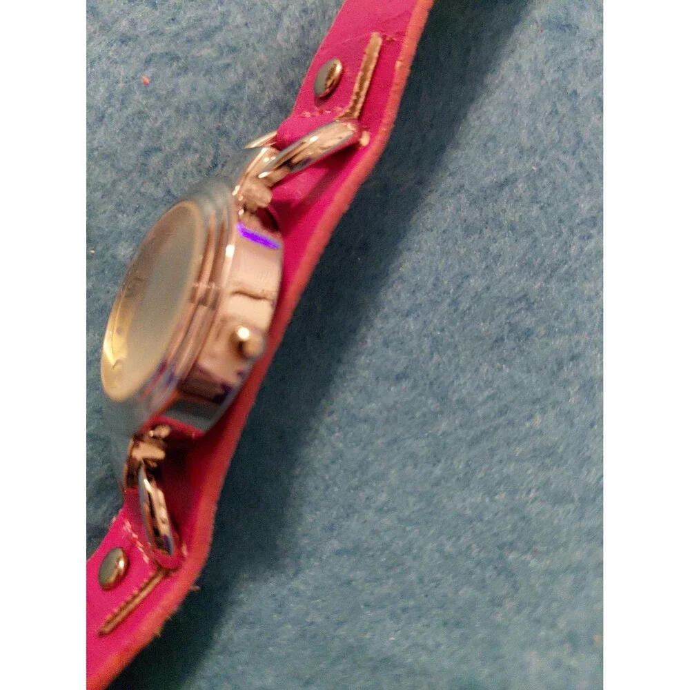 New Pink GENEVA ONE STRAP SILVER BUTTON SNAP WATCH